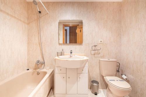 Denia Beach & Pool - Modern Flat near the Port with Parking