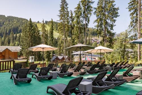 Nespecifikovaný výhled na hory nebo výhled na hory při pohledu z hotelu