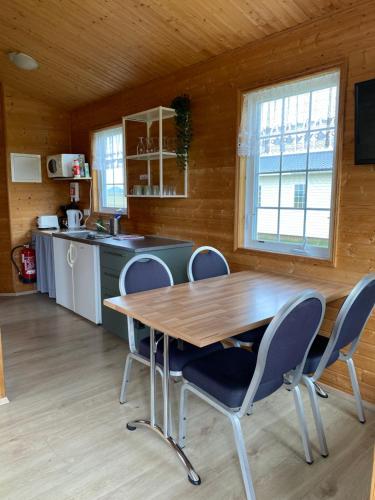 Una cocina o zona de cocina en Guesthouse Stöng and Cottages