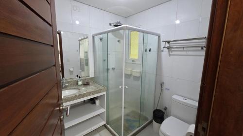 Ένα μπάνιο στο Flat Aconchegante no Club Meridional Carneiros bLP