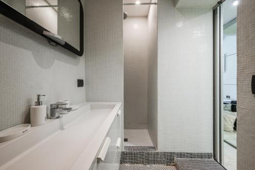 Ένα μπάνιο στο tHE Brick Nest - Navigli View