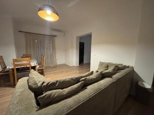 Photo de la galerie de l'établissement Sea Breeze Apartment, à Durrës