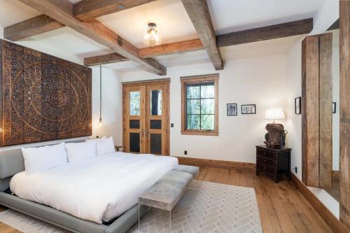 Voodi või voodid majutusasutuse Robbers Roost by Exceptional Stays toas