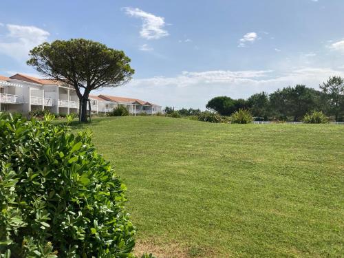 Les Sables-d'Olonne - Terrasse, Wifi Fibre & Piscine, à 200 m de la Mer - D012