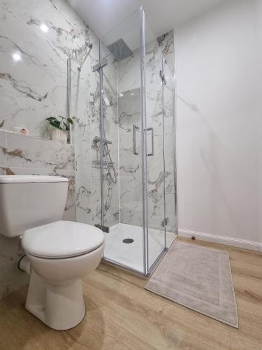 Gambar di galeri bagi L'Ancien Cinéma - Appartement de charme di Bize-Minervois