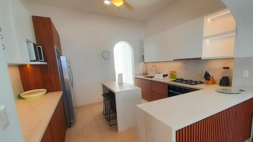 Una cocina o zona de cocina en Nisiros Spacious Beachfront home