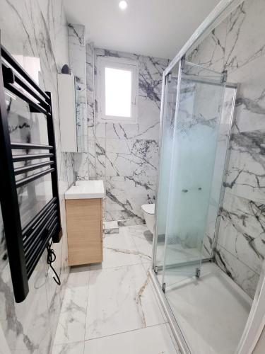 Spacious Family Apartment Near Sea - Nice