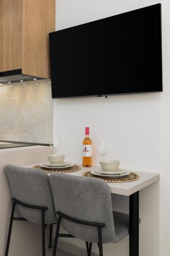 LY Diamond Suite ,City Center
