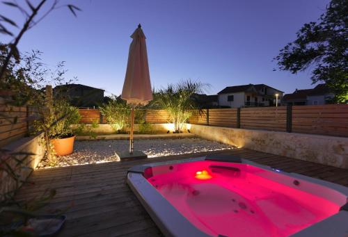 Villa Lojena, luxury studio with Jacuzzi id 112