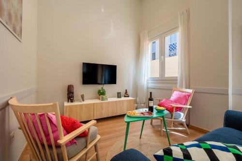 New Renovated - First Line Beach Apartment