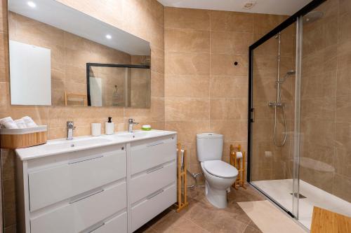 New Renovated - First Line Beach Apartment