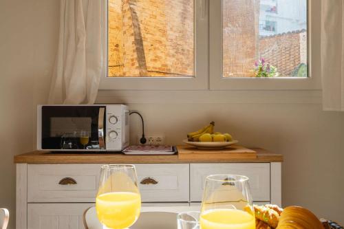 New Renovated - First Line Beach Apartment