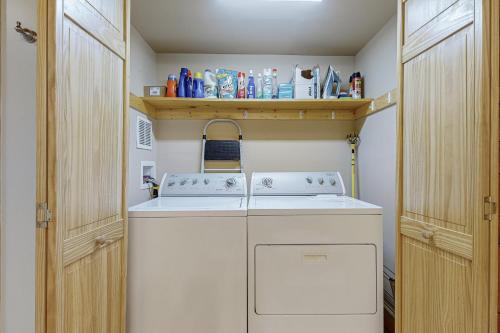 Una cocina o cocineta en Hickory Creek Hideaway