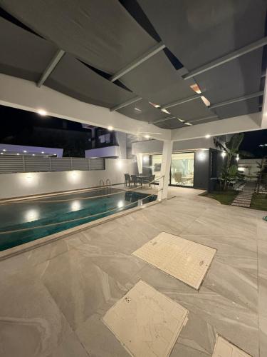 Imagen de la galería de Luxury Villa with Private Pool Çeşme Sifne Alaçatı, en Cesme