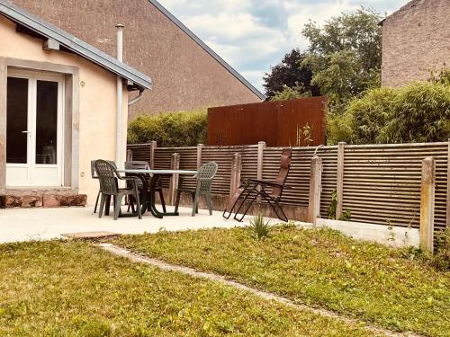 Gallery image of Gîte Chenevières - Village paisible avec parking privé - FR-1-584-384 