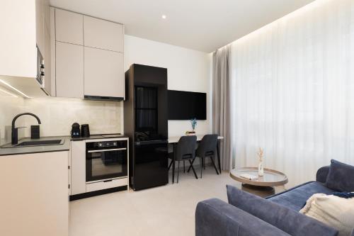 LY Sapphire Suite City Center