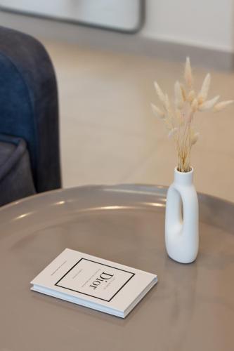 LY Sapphire Suite City Center