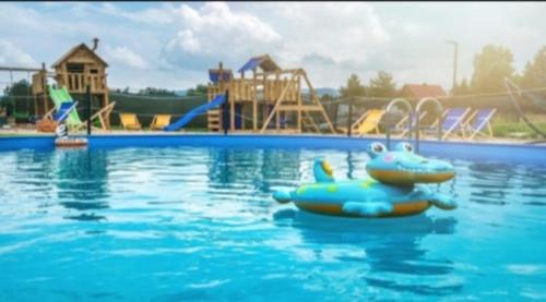 Bazén v ubytování Apartament Ruczaj nebo v jeho okolí