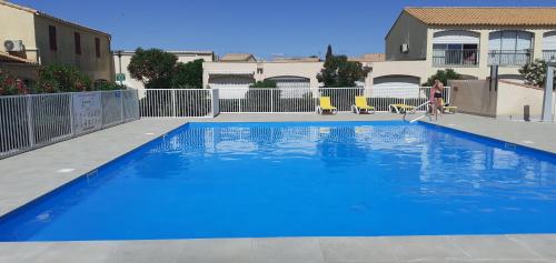 Barcarès cœur de station résidence calme vue mer superbe tennis piscine parking studio 2 à 4 couchages