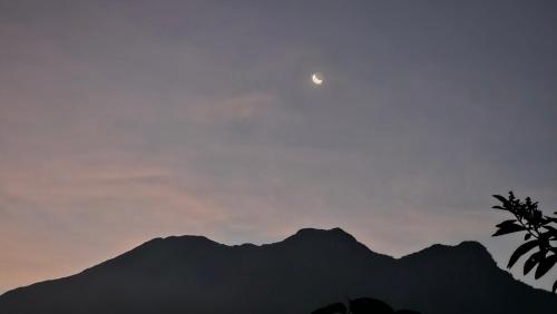 Pemandangan gunung umum atau pemandangan gunung yang diambil dari lodge