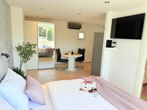 Ane Promenade Sunset Beach Apartment