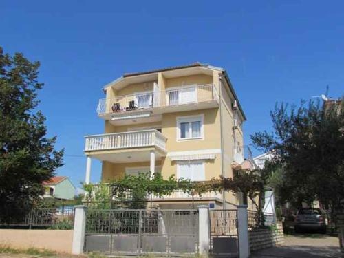 Apartment in Sv. Filip i Jakov 53600