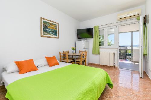 Apartments with parking space Kastel Stafilic, Kastela - 21948