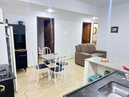 Η κουζίνα ή μικρή κουζίνα στο Apartamento prox Rodoviaria