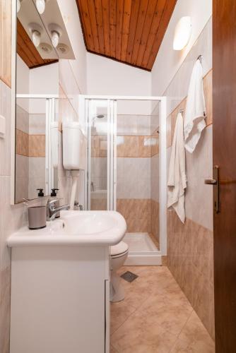 Apartments with parking space Rovinj - 24651
