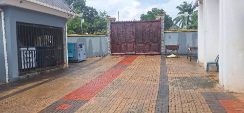 Mynd úr myndasafni af sudus hotel and lounge í Onitsha