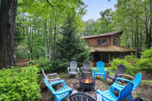 Κήπος έξω από το Arrowhead Lodge Walk To Lake & Private Dock