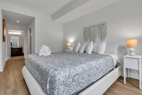 Postel nebo postele na pokoji v ubytování Fully Furnished Apartment in Washington near Logan Circle