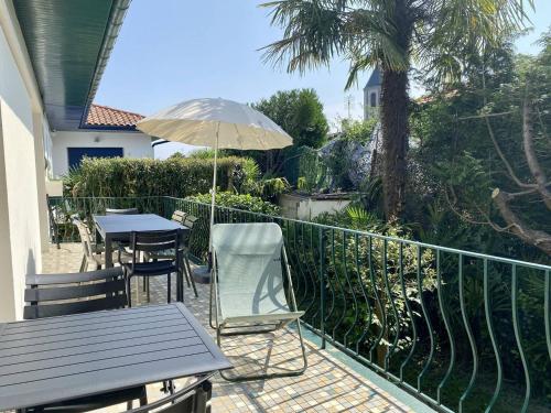 Maison de ville rénovée à Cambo-les-Bains avec balcon-terrasse - FR-1-495-154