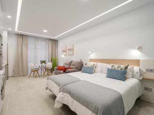 Studio in Las Palmas by Playa de Las Canteras