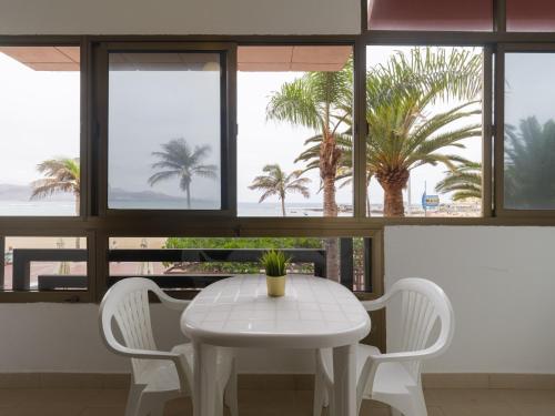 Beachfront Home in Las Palmas near Las Canteras