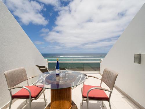 Beachfront Apartment in Las Palmas with Terrace