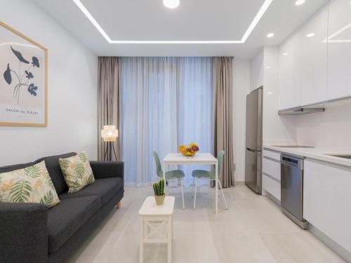 Apartment in Las Palmas by Playa de Las Canteras