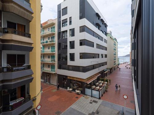 Apartment in Las Palmas near Playa de Las Canteras