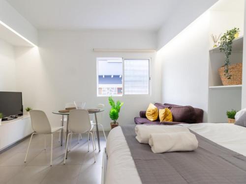 Apartment by Playa de Las Canteras Beach
