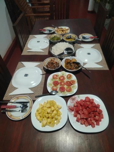 Makanan di atau berdekatan rumah percutian