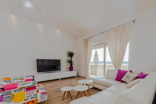 Μια τηλεόραση ή/και κέντρο ψυχαγωγίας στο Apartments Kampanel