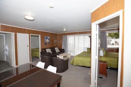 Un lugar para sentarse en Peninsula Motel