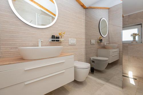 Koupelna v ubytování Luxury 2BR Penthouse in Villa with Pool