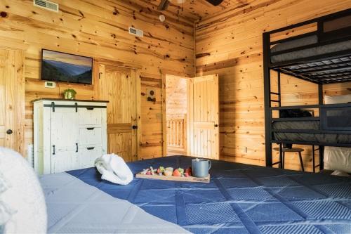Smokies Sanctuary - Smoky Mtn A-Frame Hot Tub Mountain Views Firepit photo 14