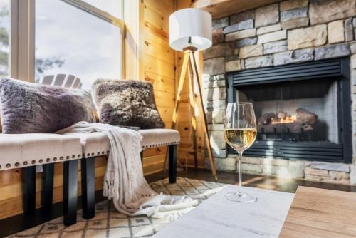 Smokies Sanctuary - Smoky Mtn A-Frame Hot Tub Mountain Views Firepit photo 18