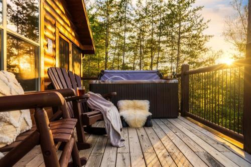Smokies Sanctuary - Smoky Mtn A-Frame Hot Tub Mountain Views Firepit photo 31