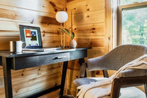 Smokies Sanctuary - Smoky Mtn A-Frame Hot Tub Mountain Views Firepit photo 36