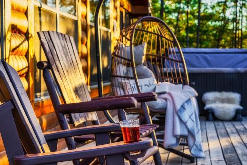 Smokies Sanctuary - Smoky Mtn A-Frame Hot Tub Mountain Views Firepit photo 39