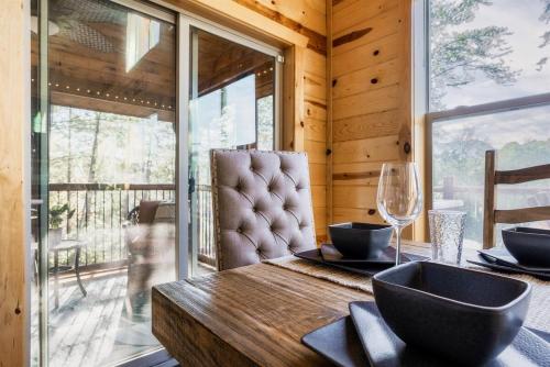 Smokies Sanctuary - Smoky Mtn A-Frame Hot Tub Mountain Views Firepit photo 45