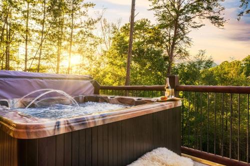Smokies Sanctuary - Smoky Mtn A-Frame Hot Tub Mountain Views Firepit photo 47
